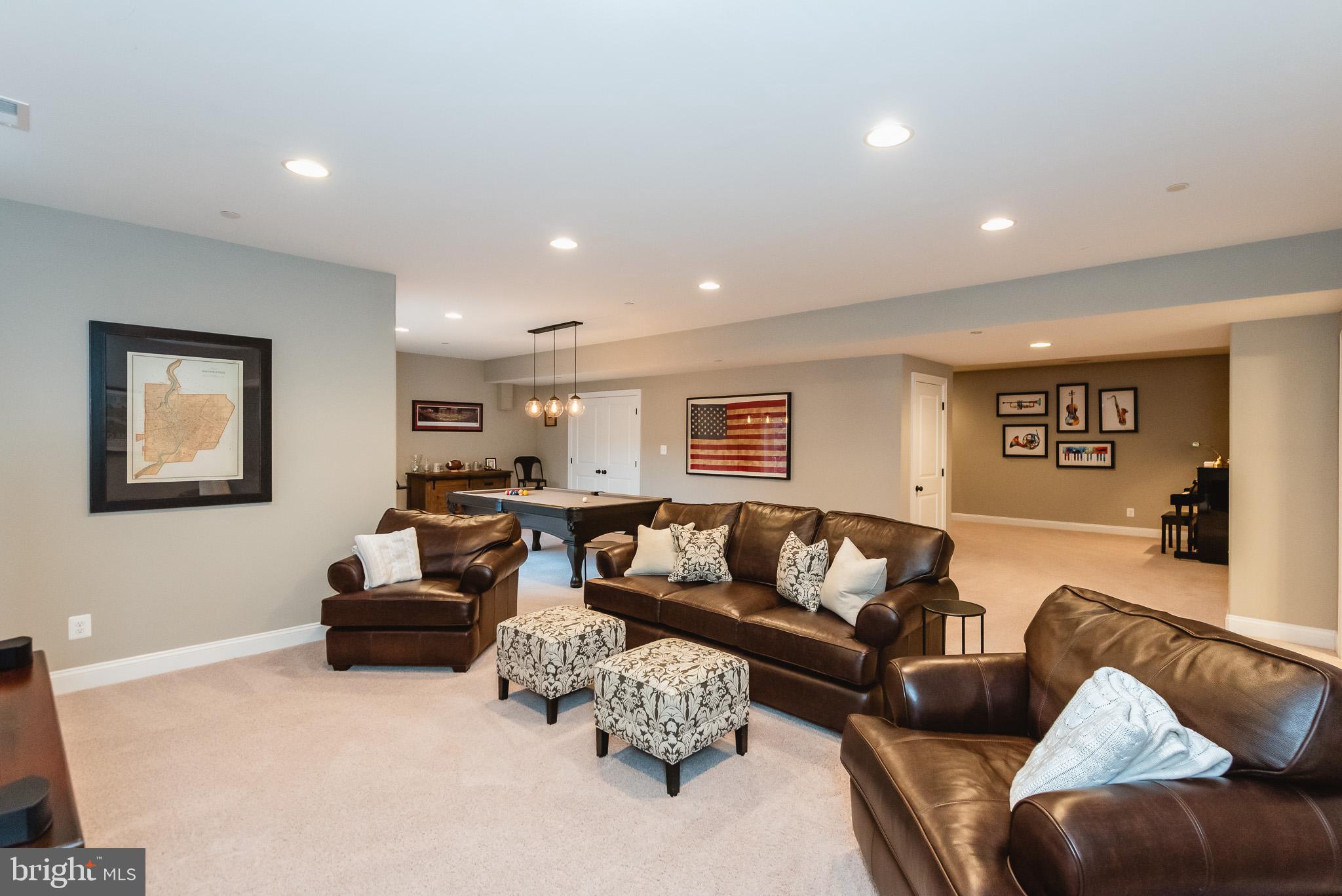 BRIAR KNOLL - Residential