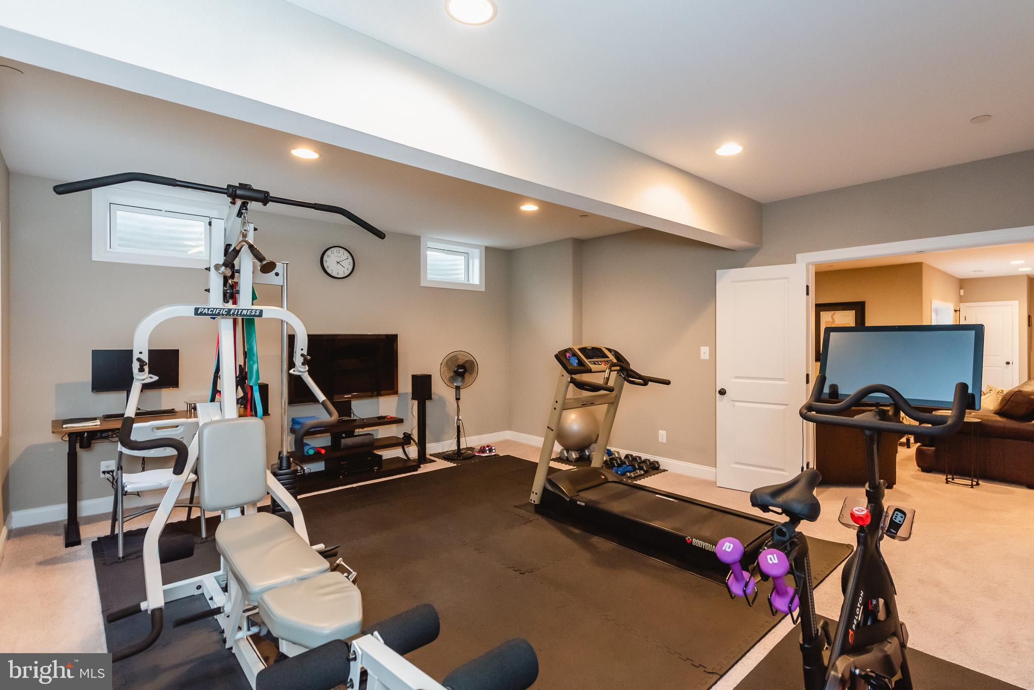 BRIAR KNOLL - Residential