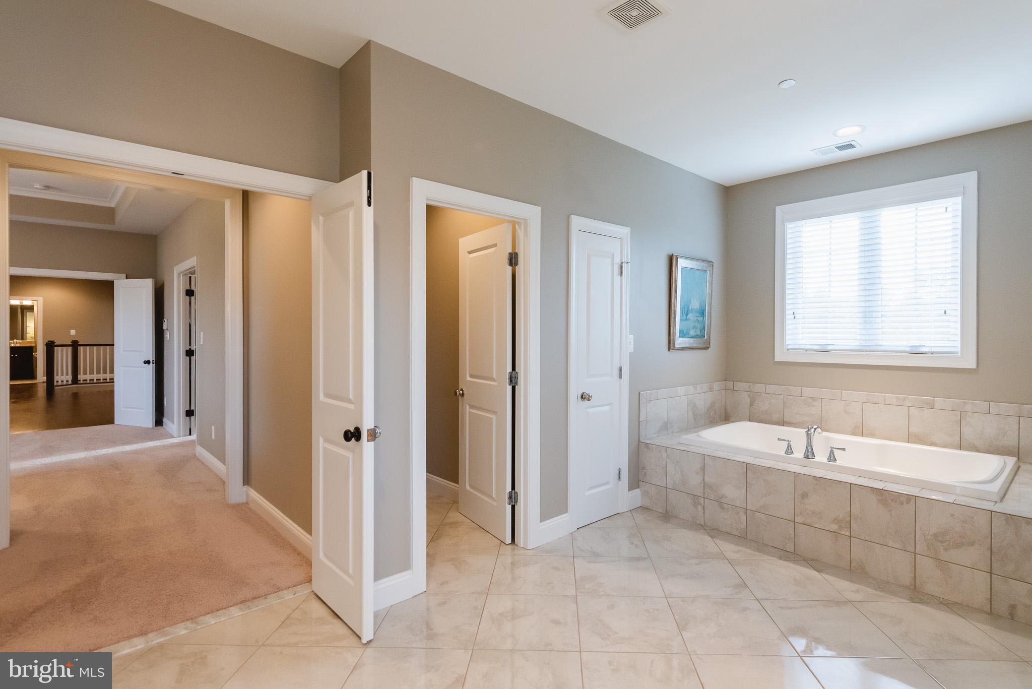 BRIAR KNOLL - Residential