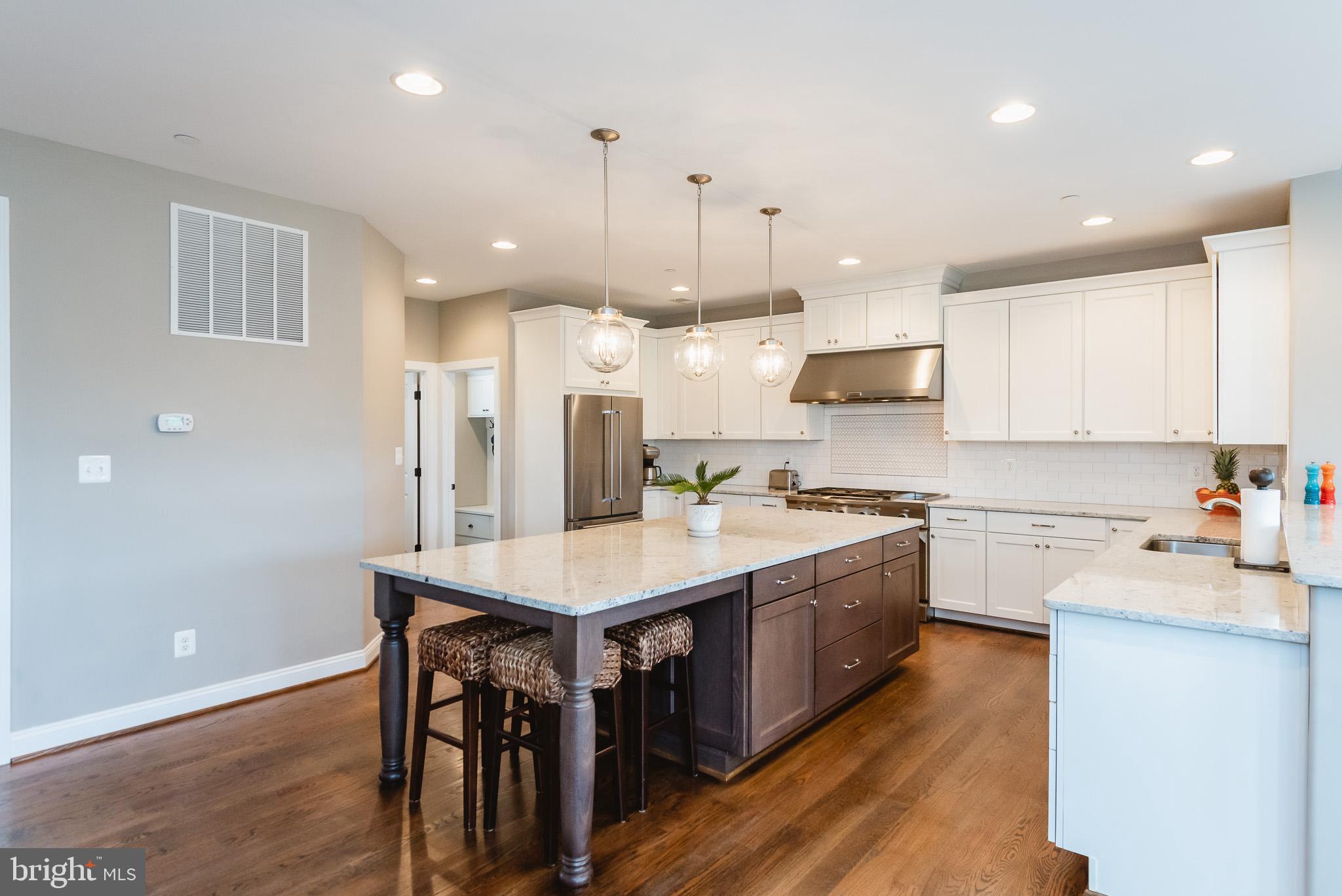 BRIAR KNOLL - Residential