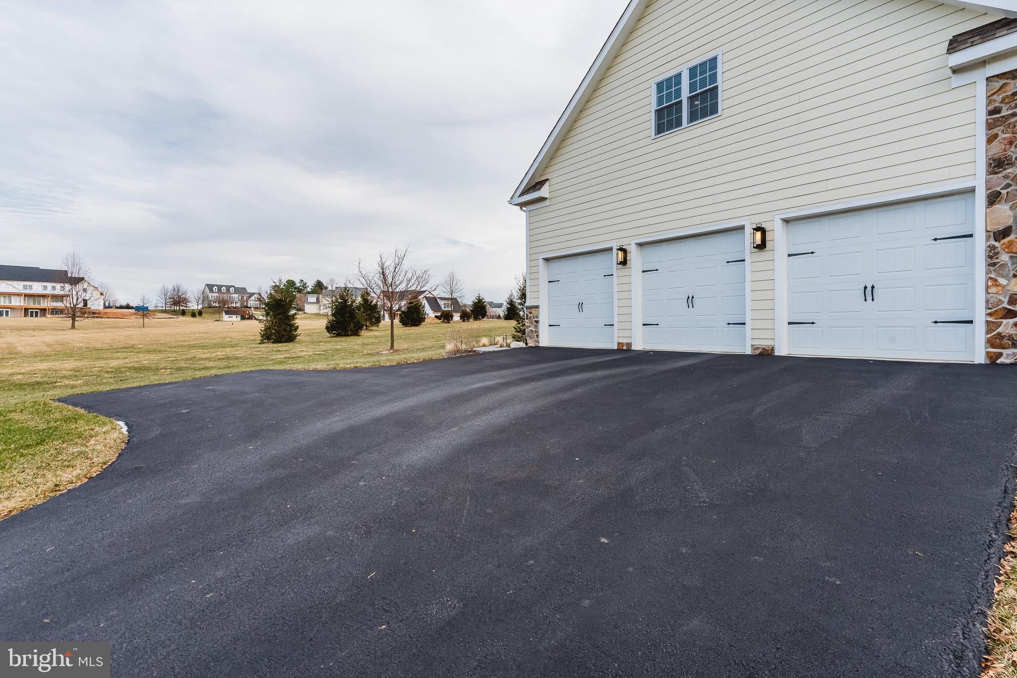 BRIAR KNOLL - Residential