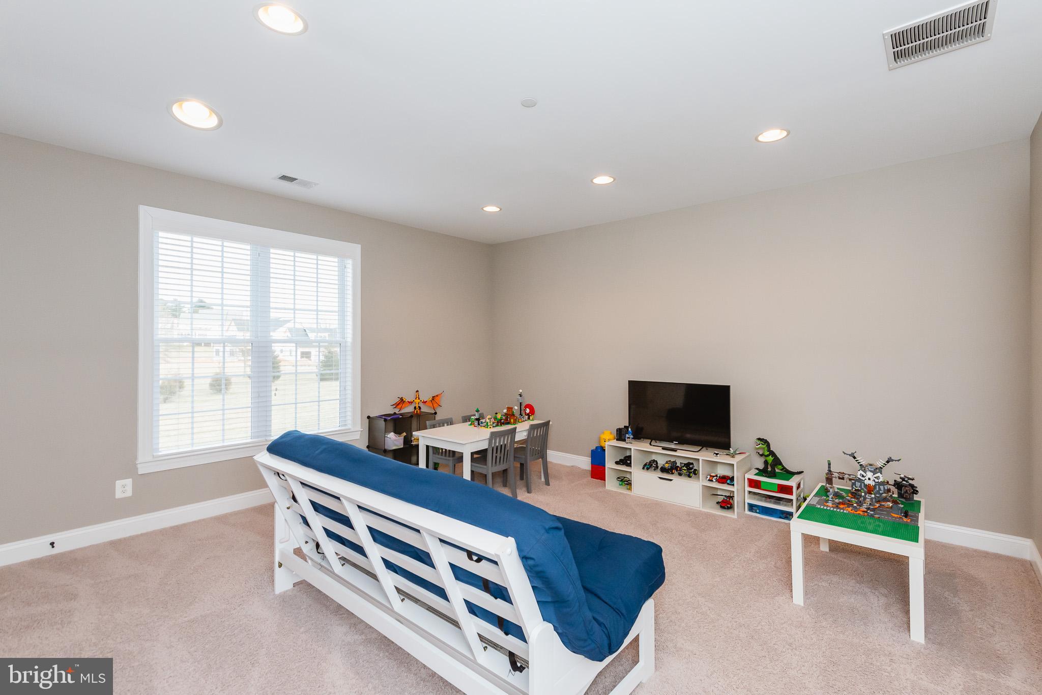 BRIAR KNOLL - Residential