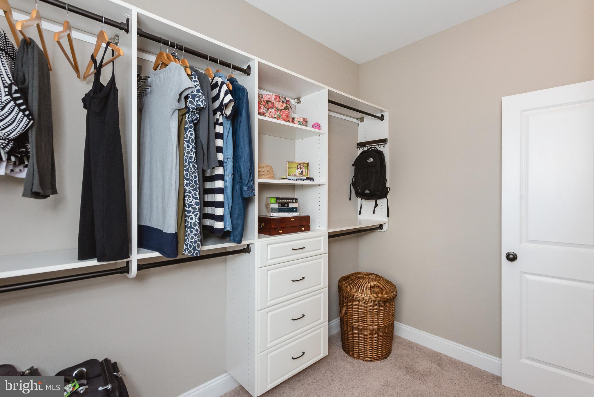 BRIAR KNOLL - Residential