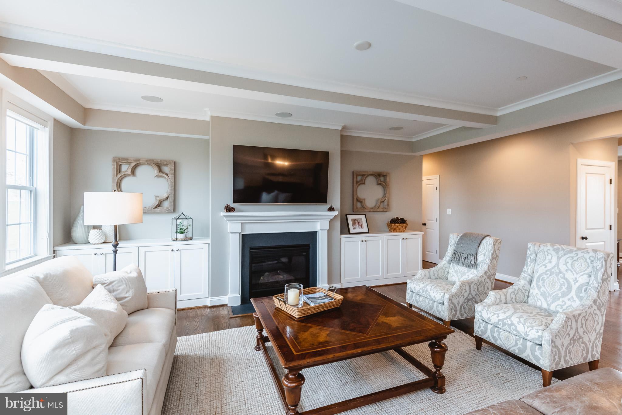 BRIAR KNOLL - Residential