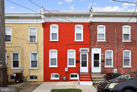 Photo of 210 Lower Oak Street, WILMINGTON, DE 19805 (MLS # DENC2089770)