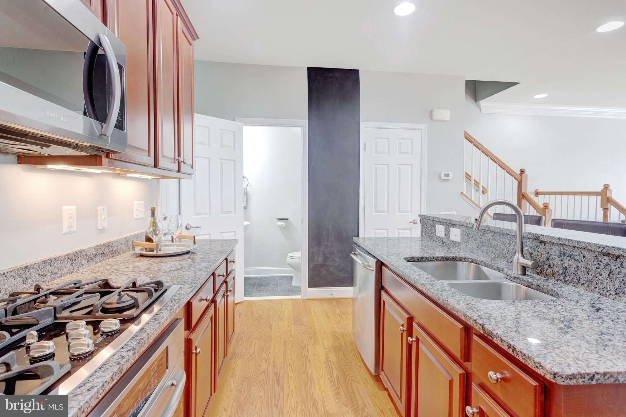 POTOMAC CLUB CONDOMINIUMS - Residential