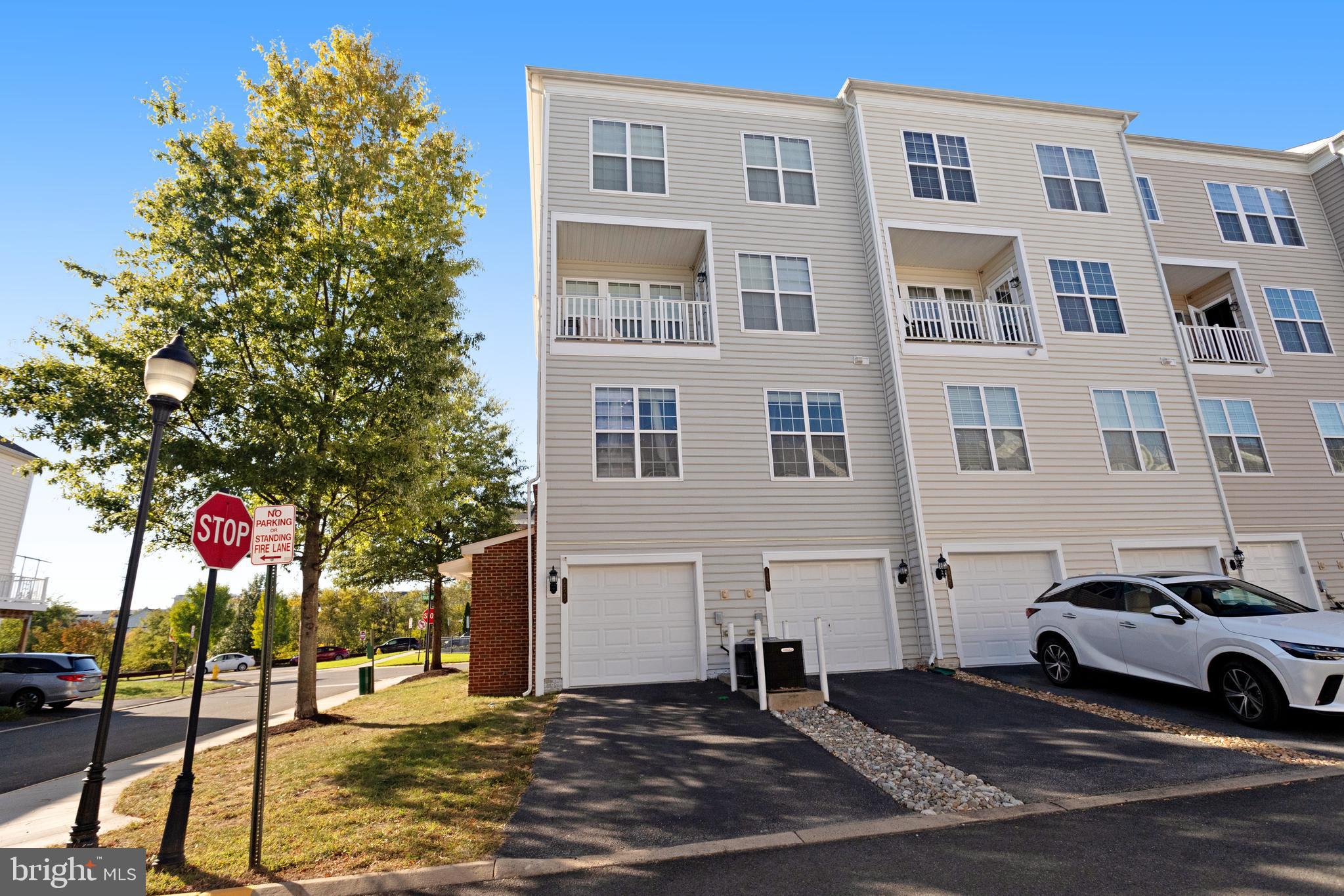 POTOMAC CLUB CONDOMINIUMS - Residential