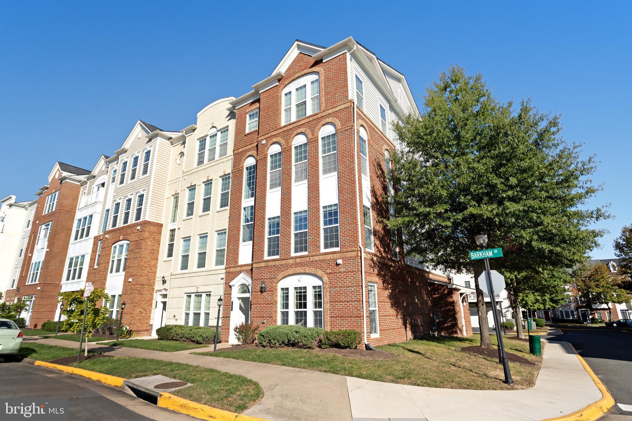 POTOMAC CLUB CONDOMINIUMS - Residential