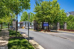 POTOMAC CLUB CONDOMINIUMS - Residential