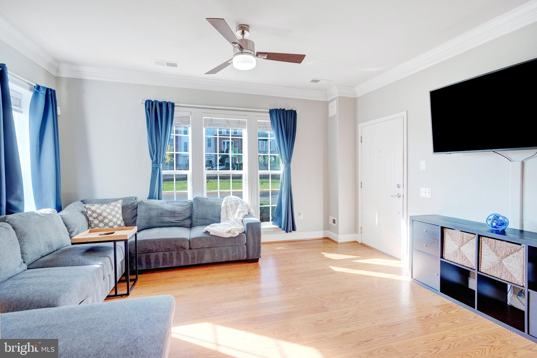 POTOMAC CLUB CONDOMINIUMS - Residential