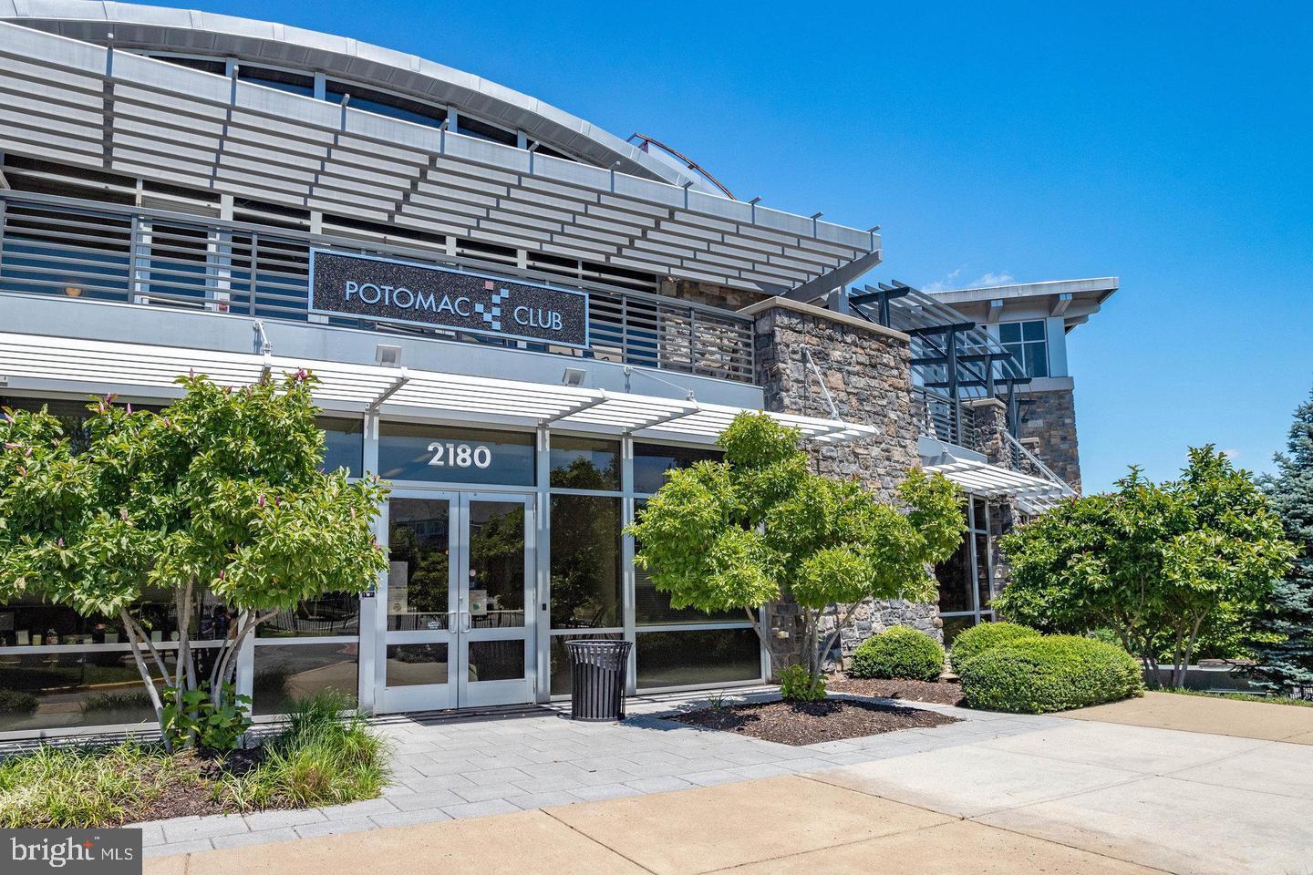 POTOMAC CLUB CONDOMINIUMS - Residential