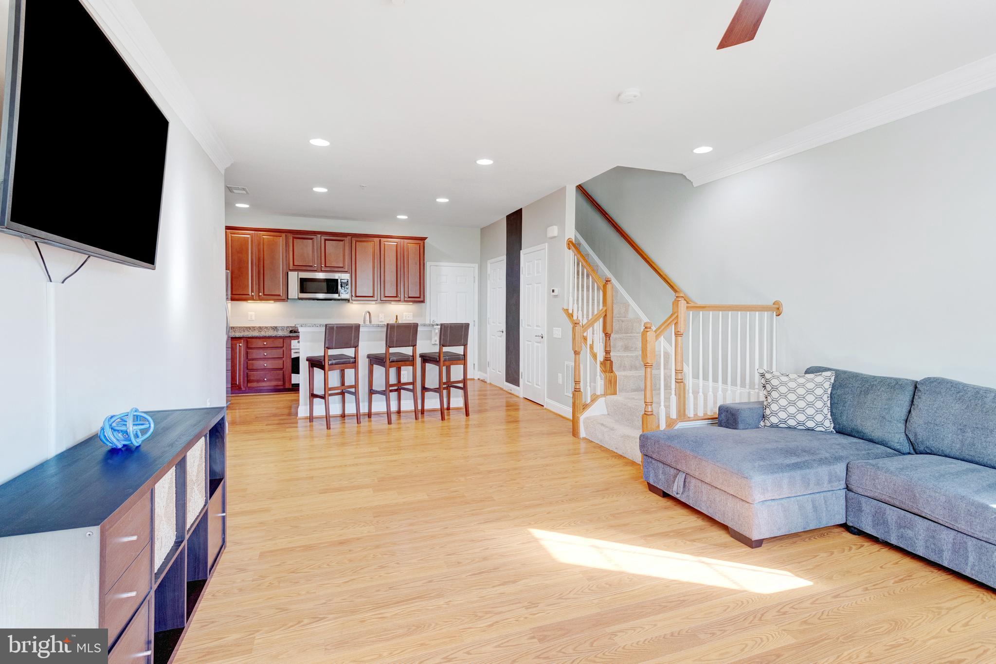 POTOMAC CLUB CONDOMINIUMS - Residential