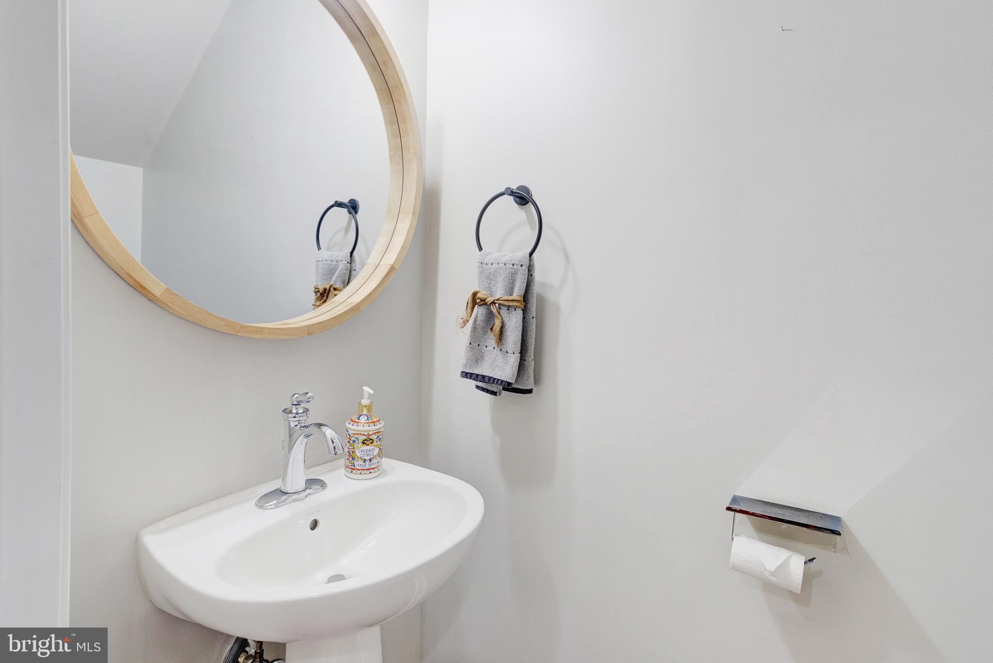 POTOMAC CLUB CONDOMINIUMS - Residential