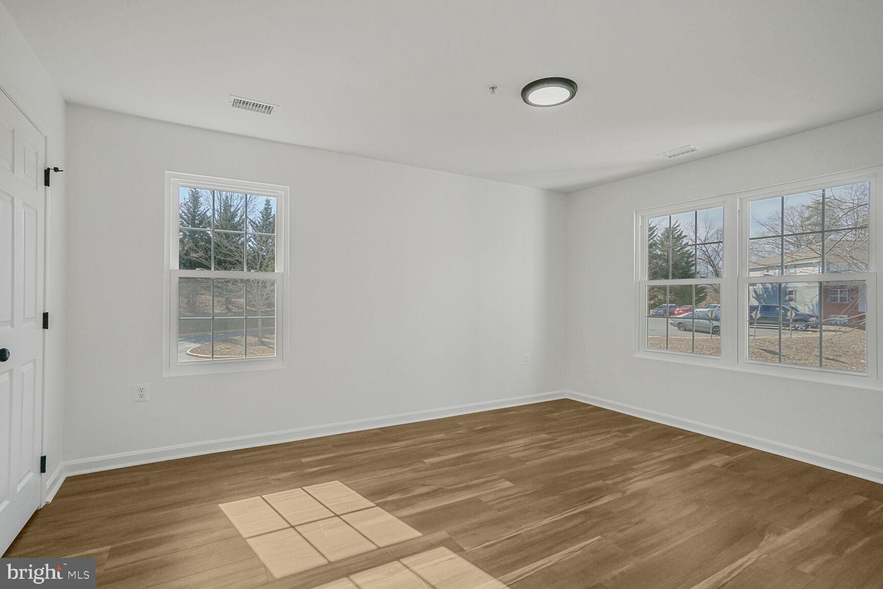 ONVILLE HEIGHTS - Residential Lease