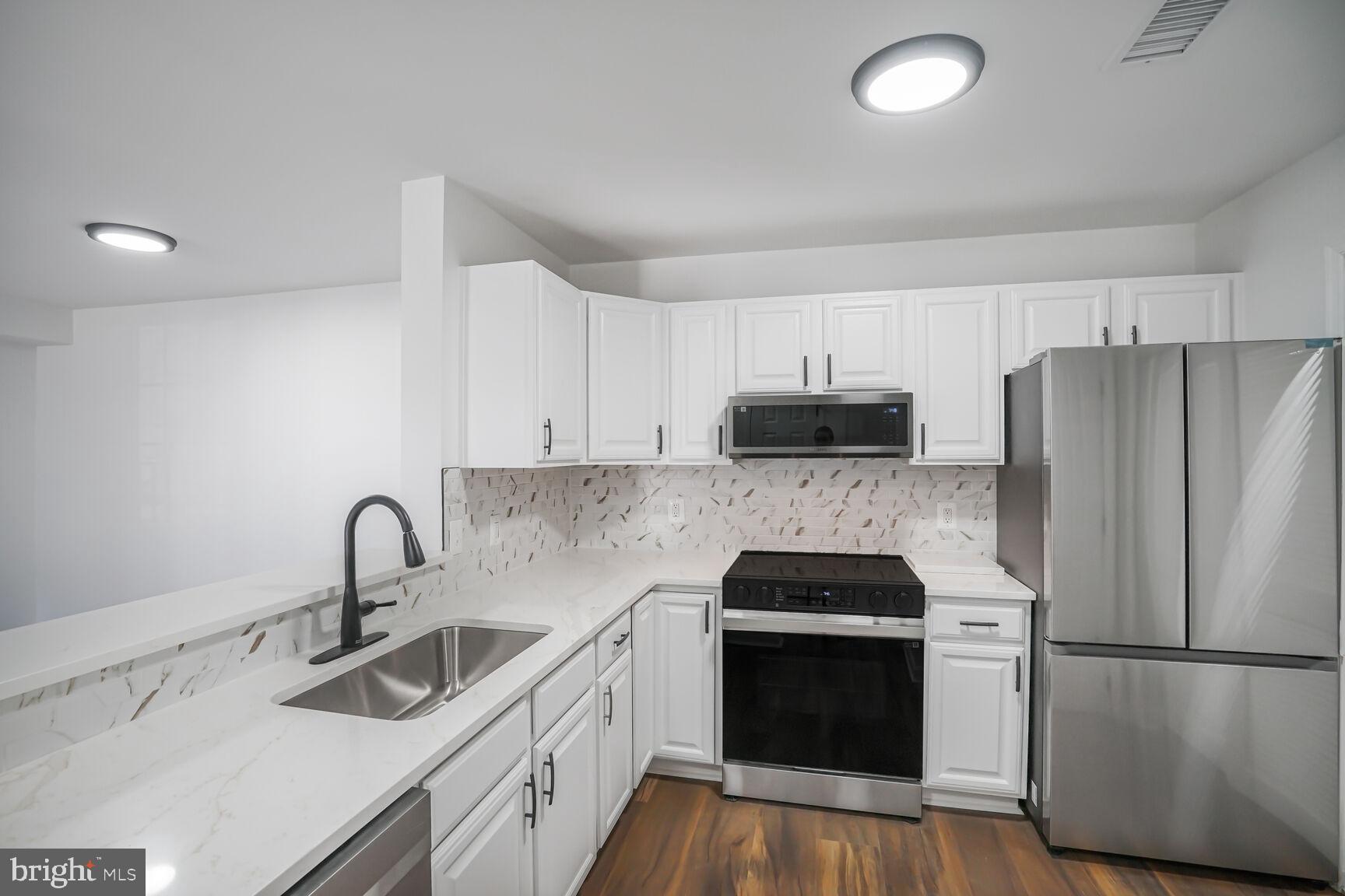 ONVILLE HEIGHTS - Residential Lease