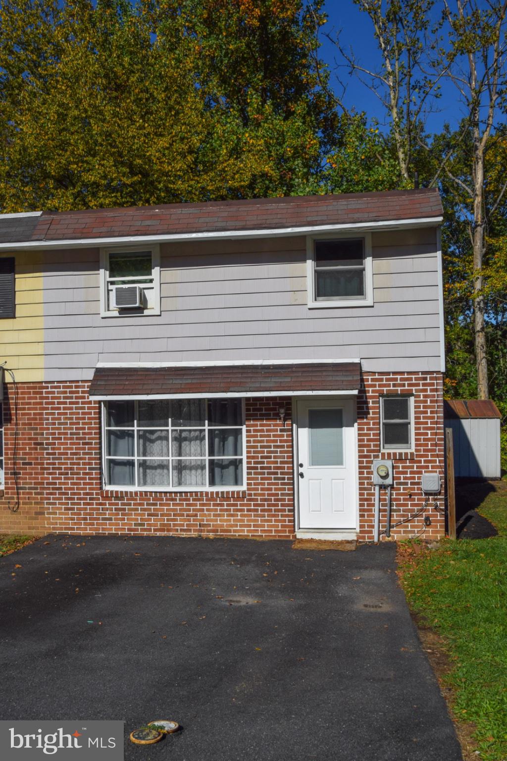 1077 FOX RUN