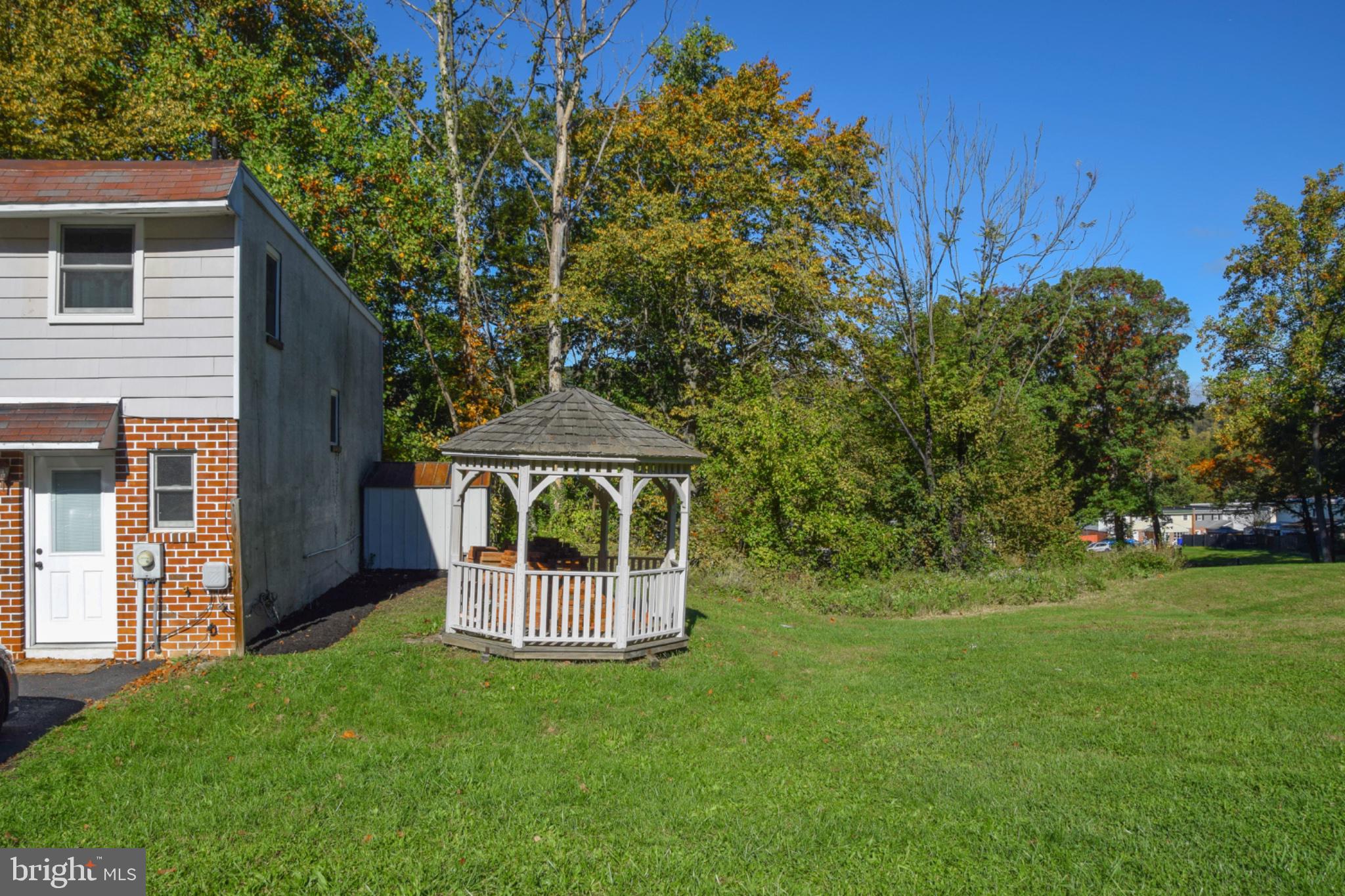 1077 FOX RUN