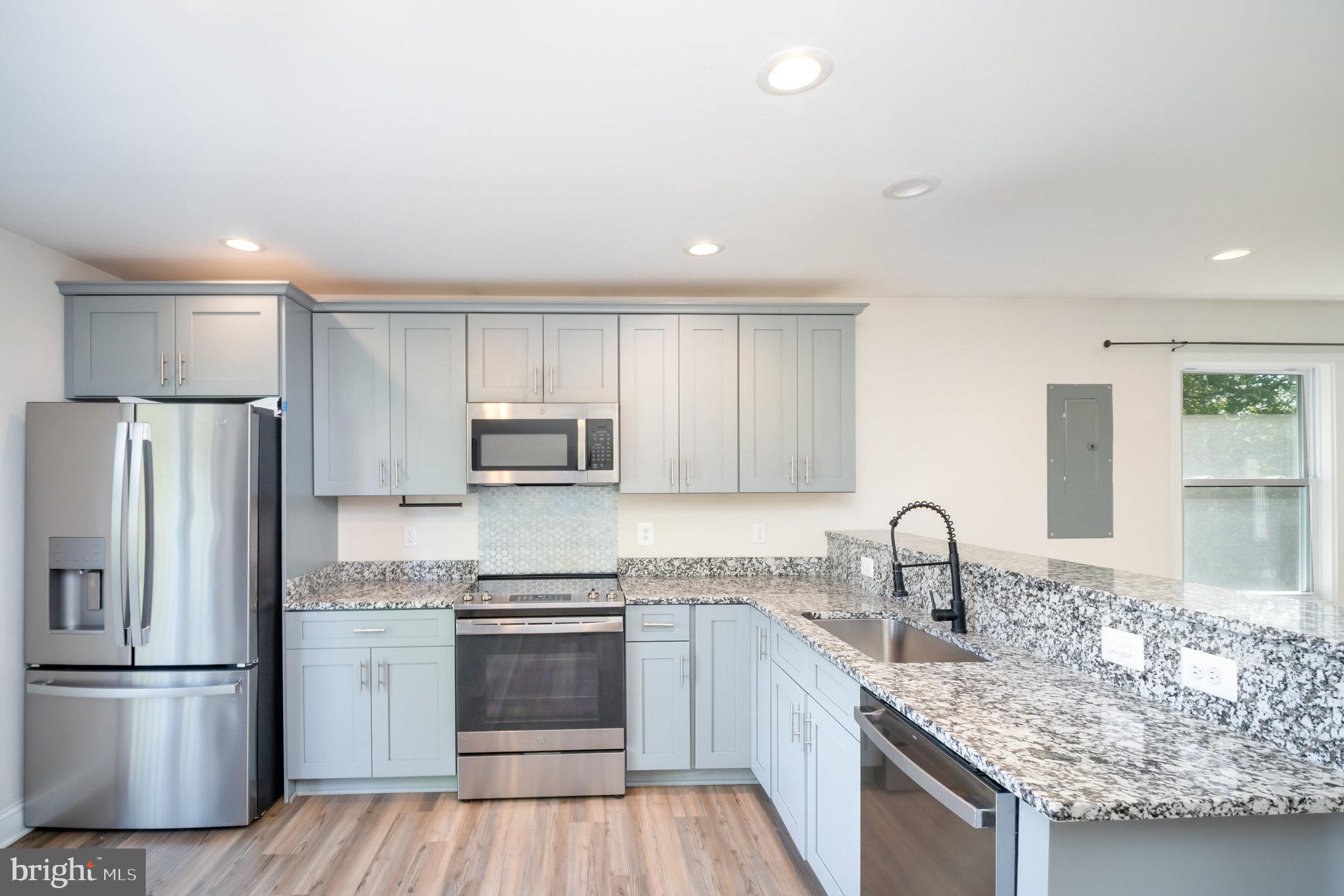 GLEBE HARBOR - Residential