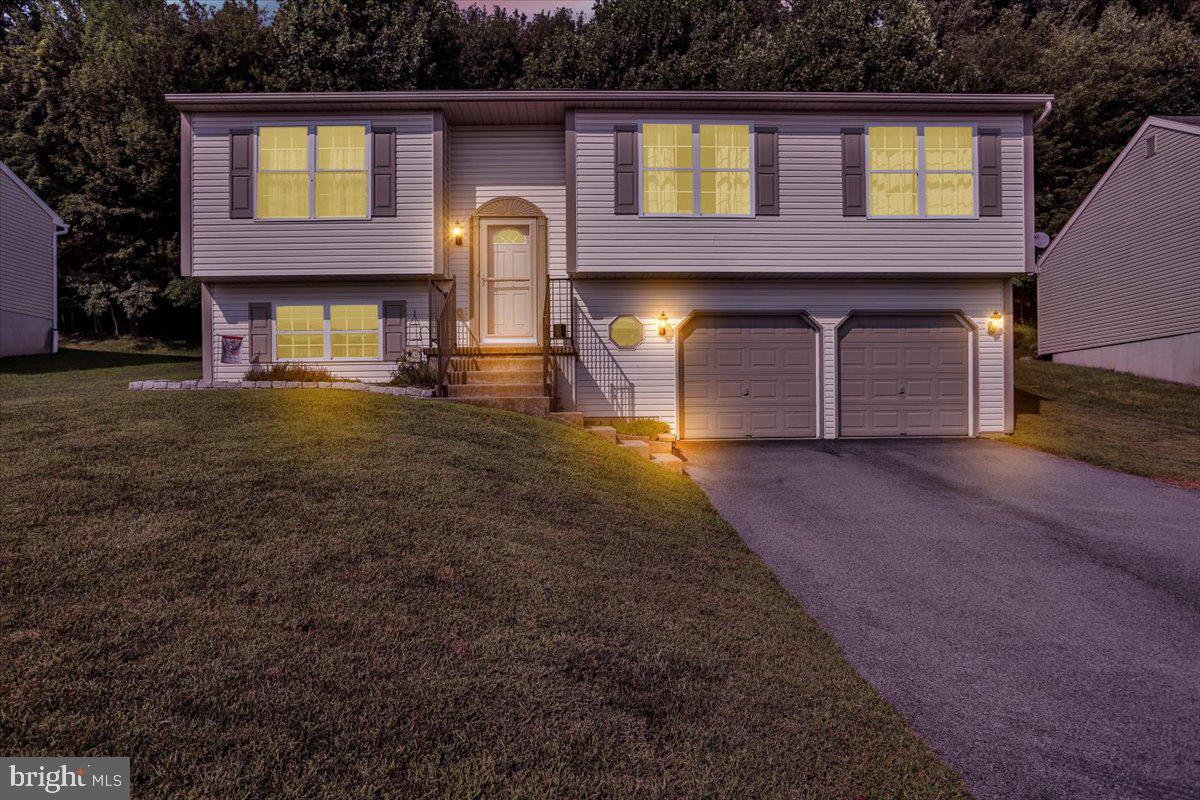 1017 SAYLOR DRIVE