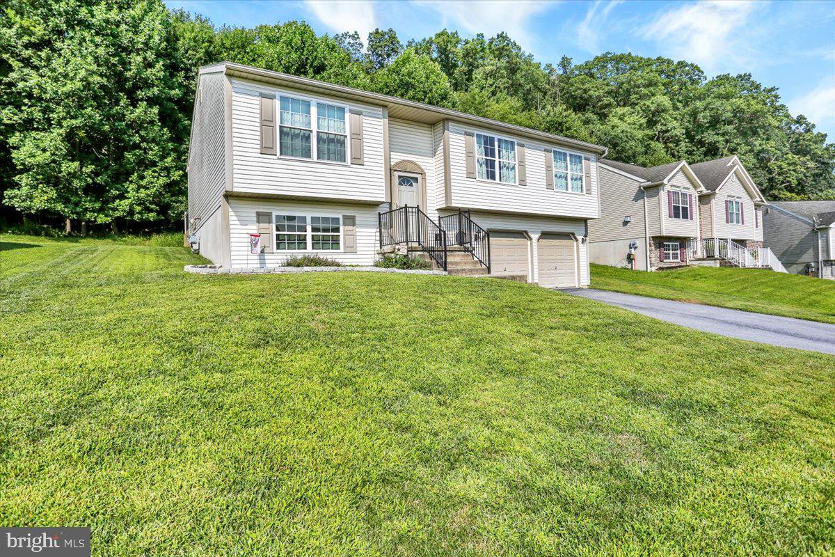 1017 SAYLOR DRIVE