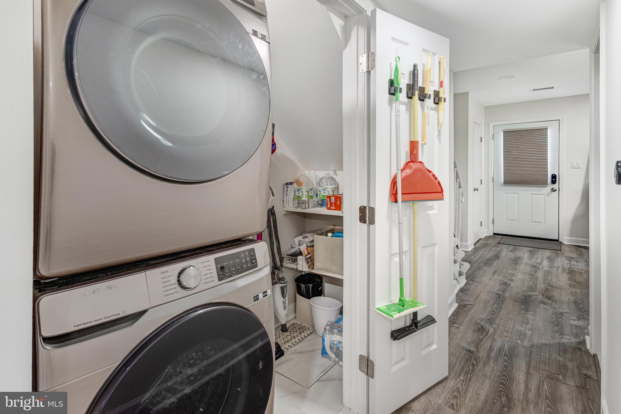 WILLIAMSTOWN - Residential