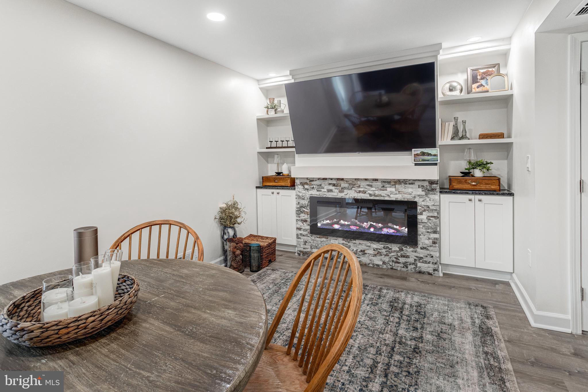 WILLIAMSTOWN - Residential