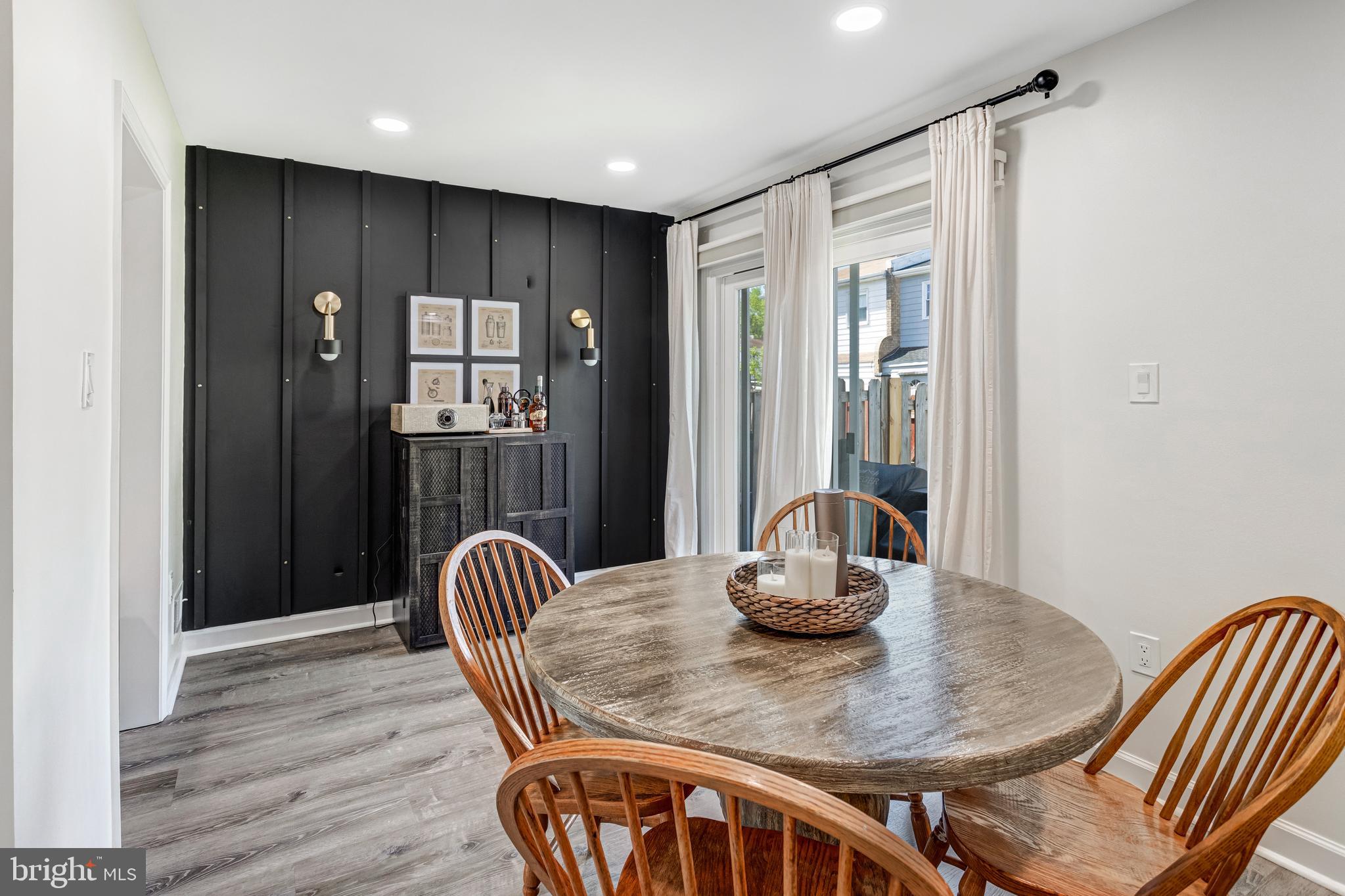 WILLIAMSTOWN - Residential