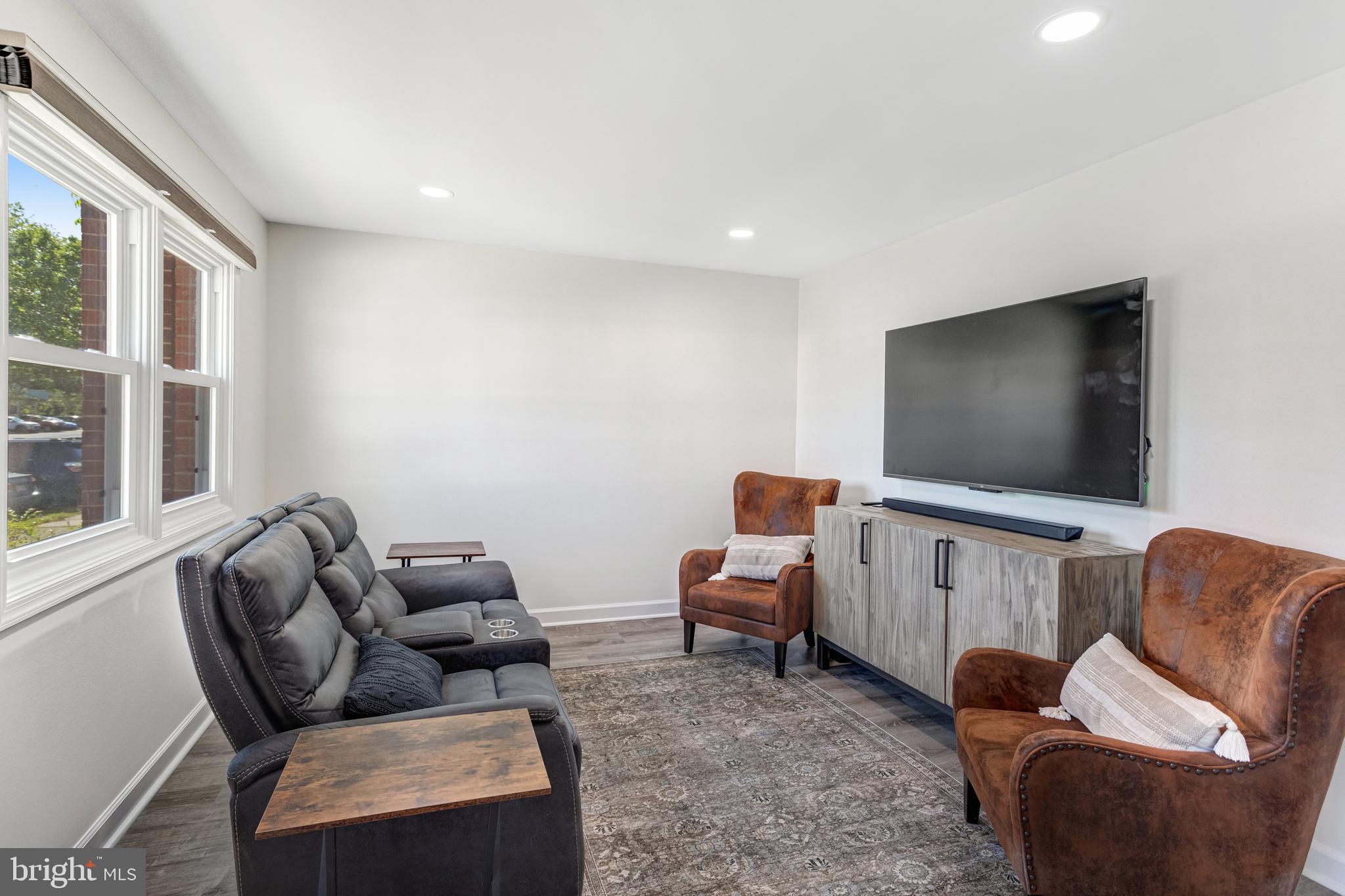 WILLIAMSTOWN - Residential