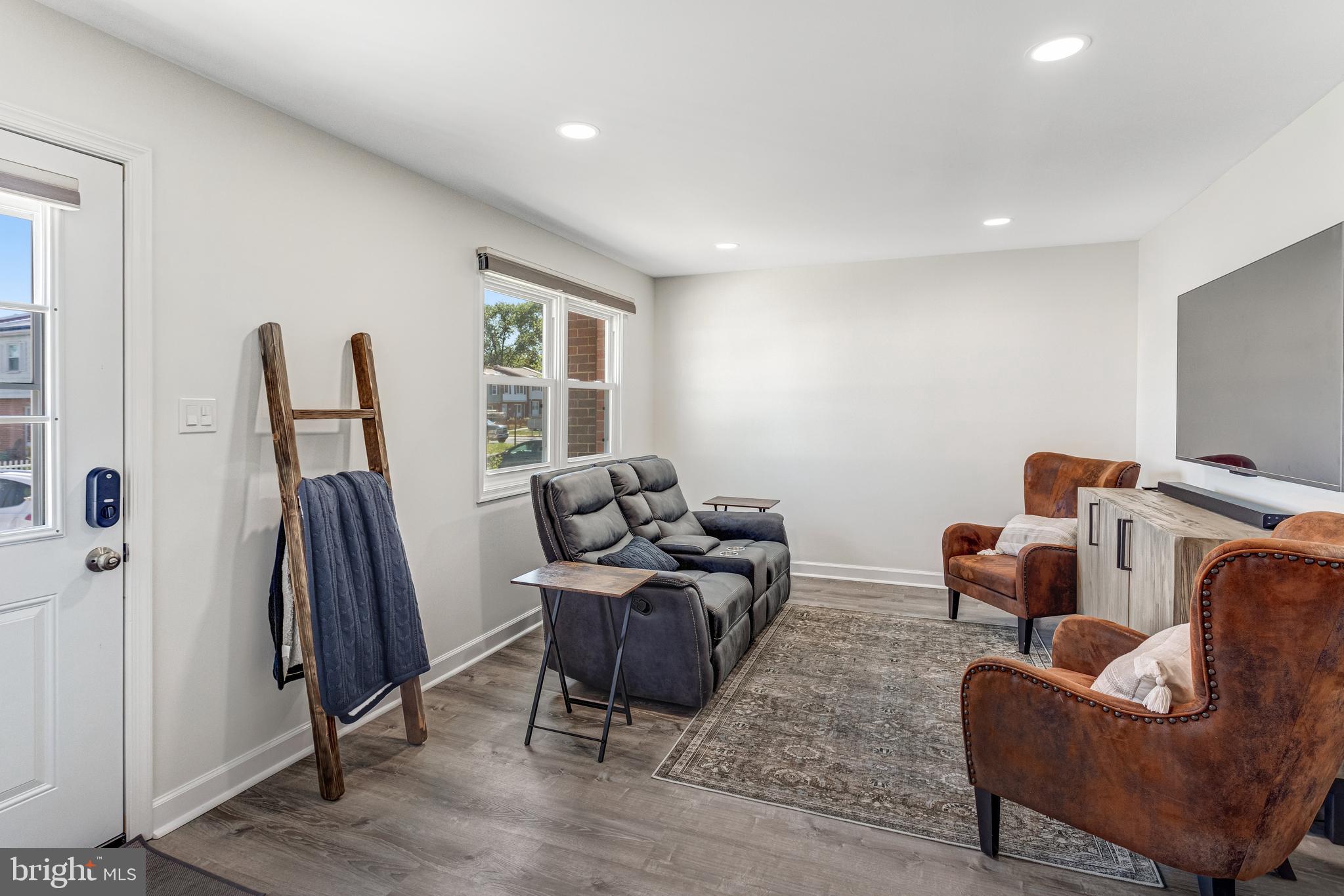 WILLIAMSTOWN - Residential