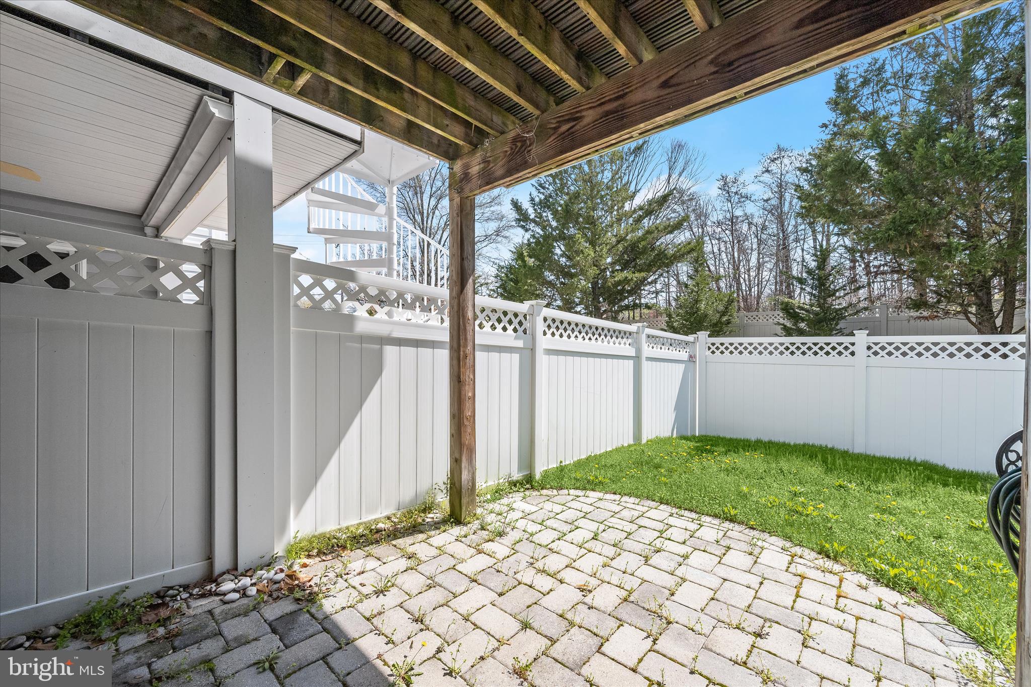 SOUTH RIVER COLONY - Residential