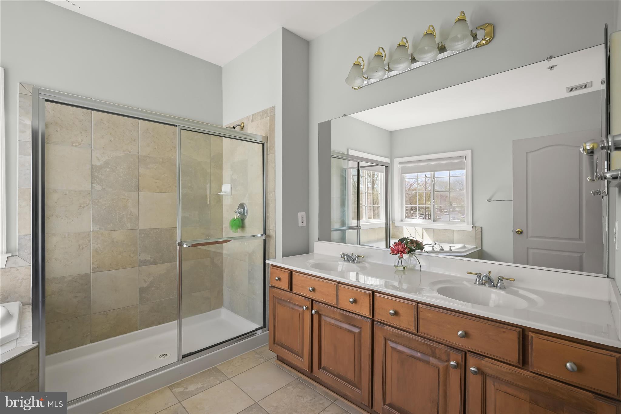 SOUTH RIVER COLONY - Residential