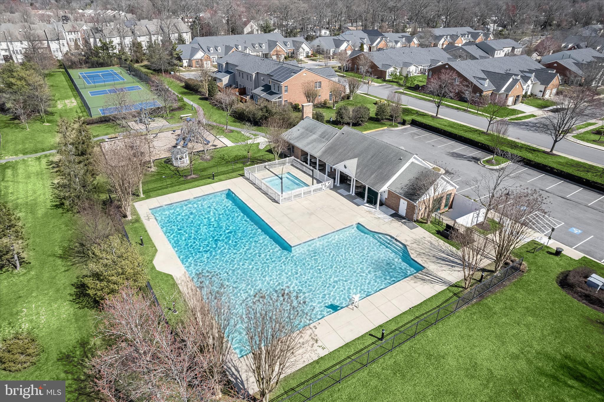 SOUTH RIVER COLONY - Residential