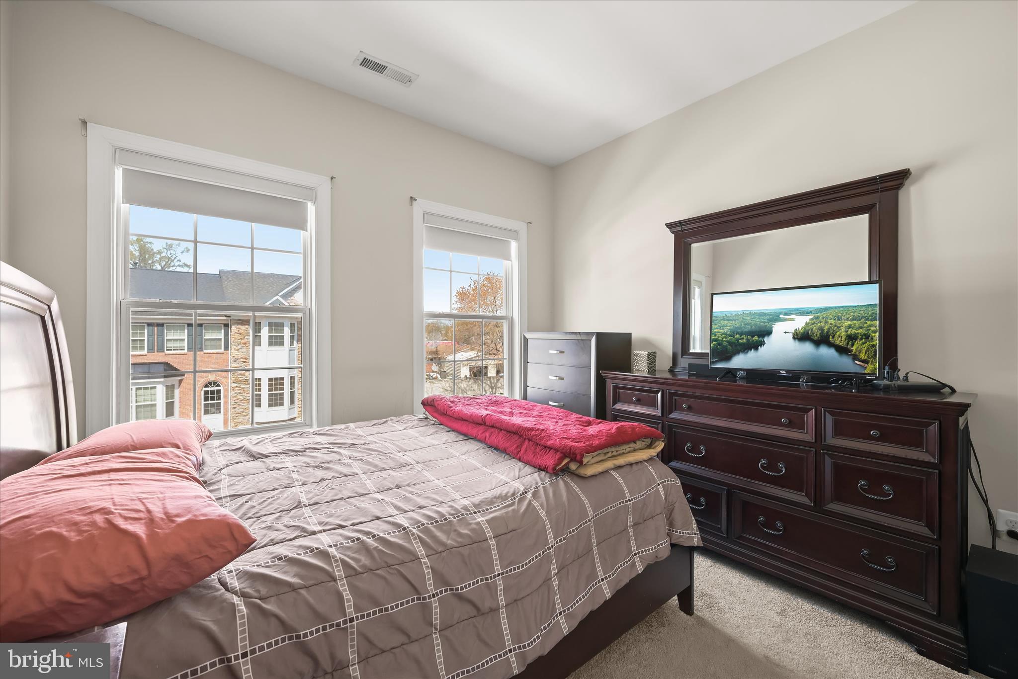 SOUTH RIVER COLONY - Residential