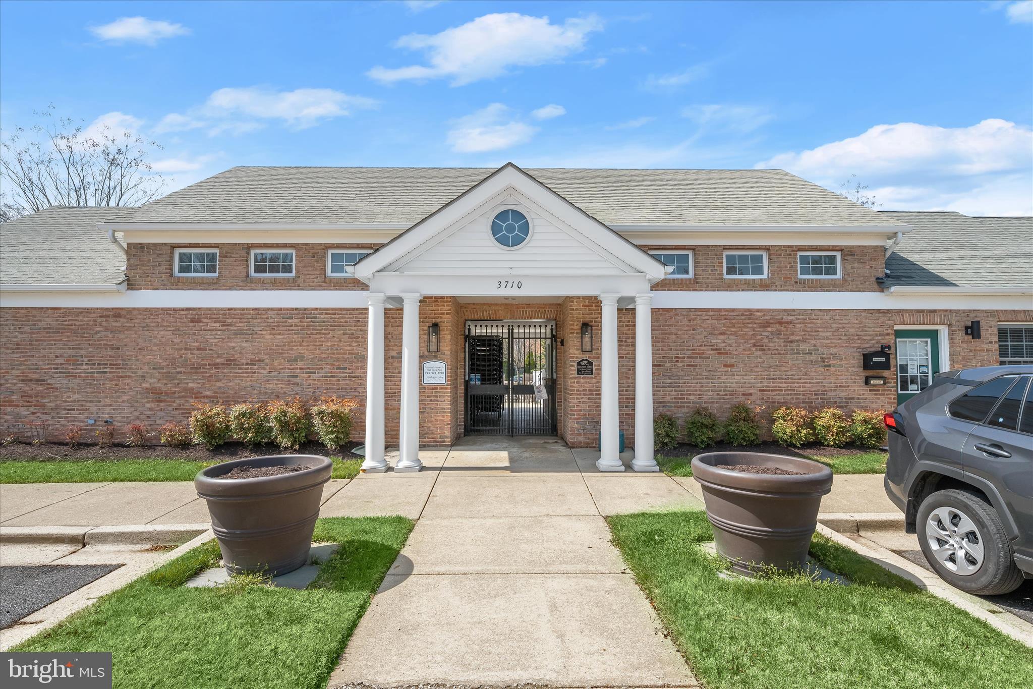 SOUTH RIVER COLONY - Residential