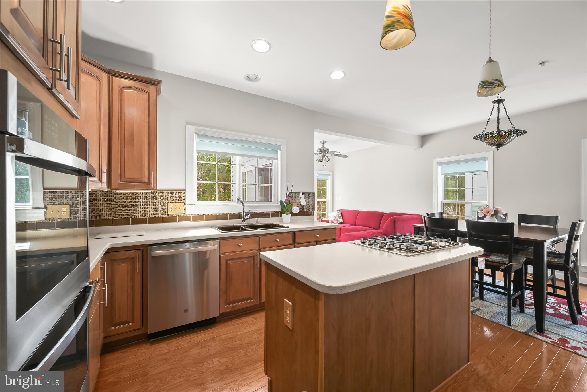 SOUTH RIVER COLONY - Residential