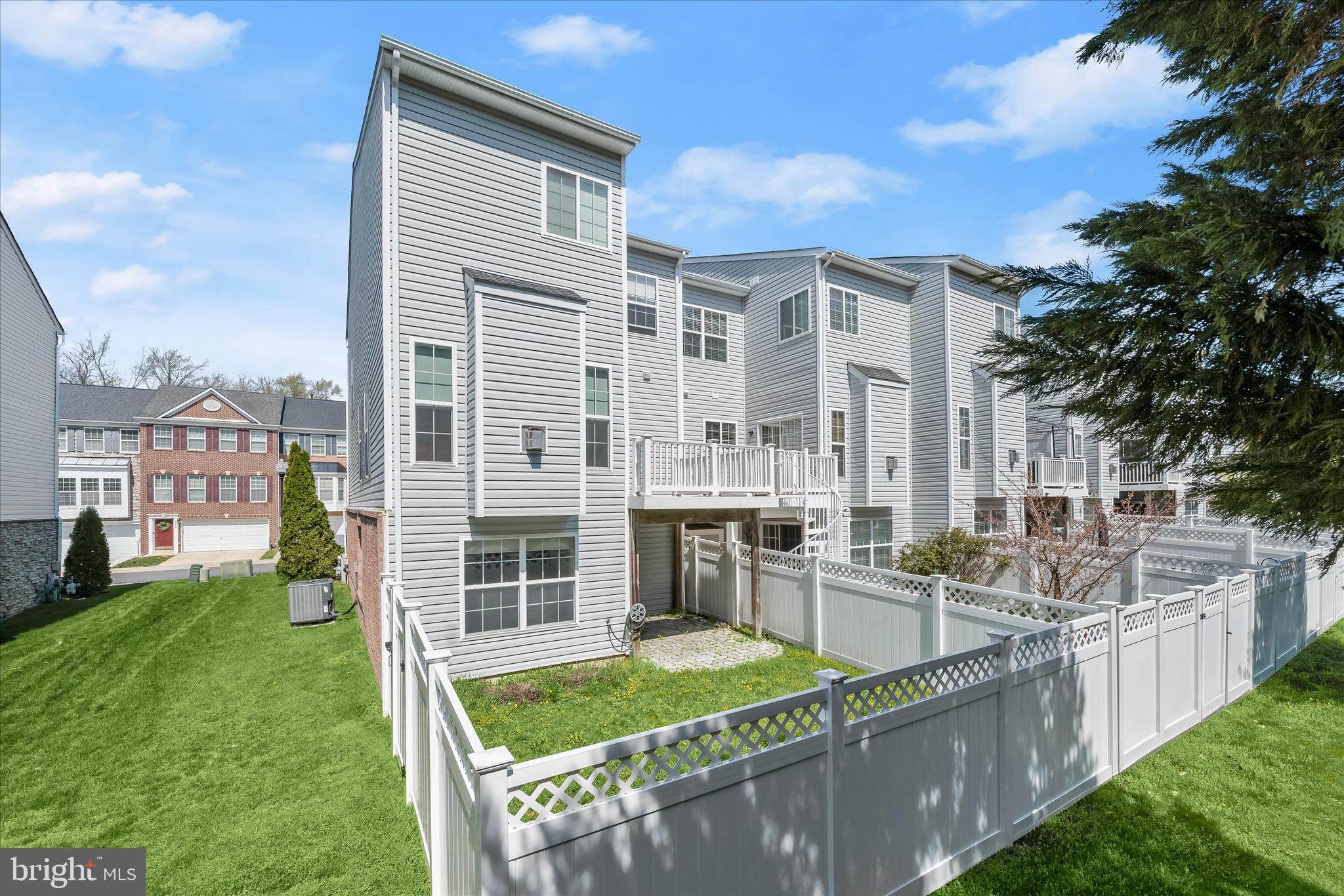 SOUTH RIVER COLONY - Residential