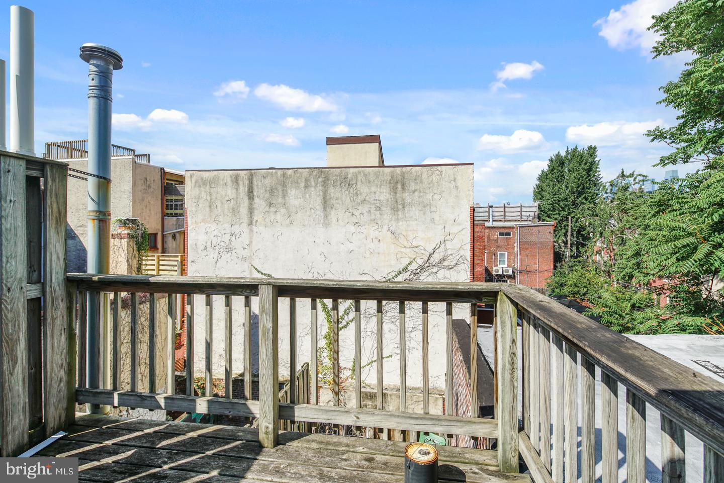 QUEEN VILLAGE - Residential Lease