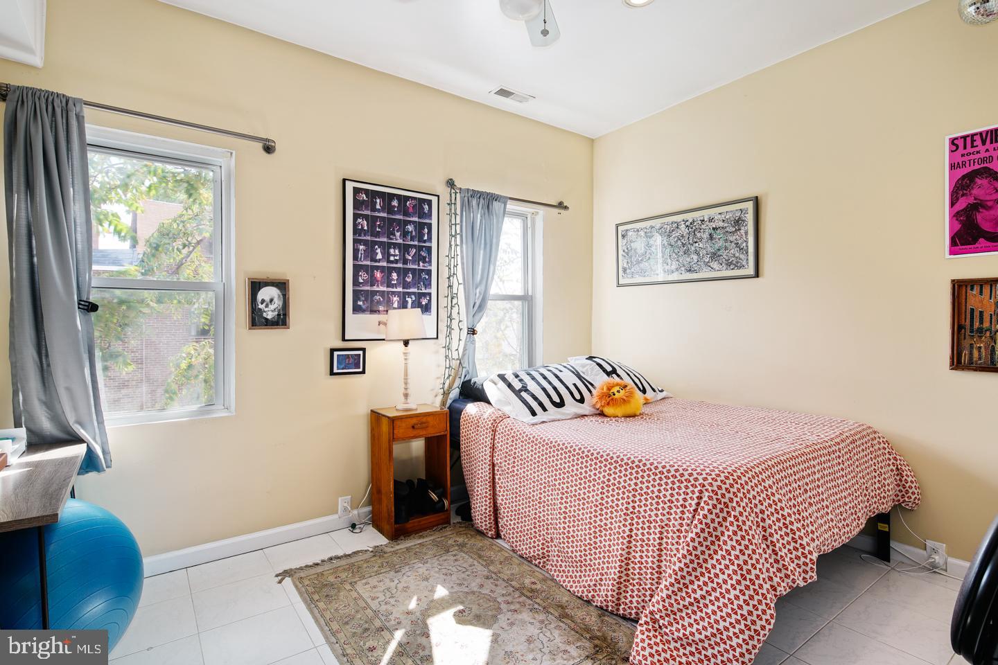 QUEEN VILLAGE - Residential Lease