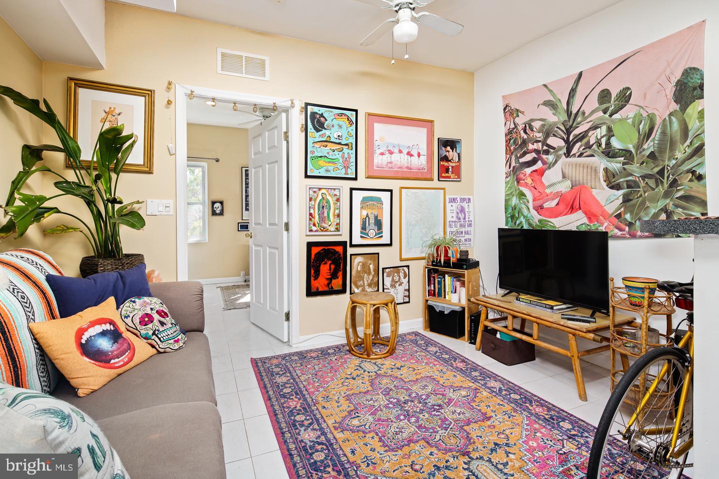 QUEEN VILLAGE - Residential Lease