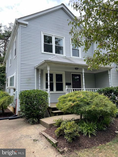 Townhouse For Rent - 3834 13th Street<br/> ARLINGTON, VA 22201