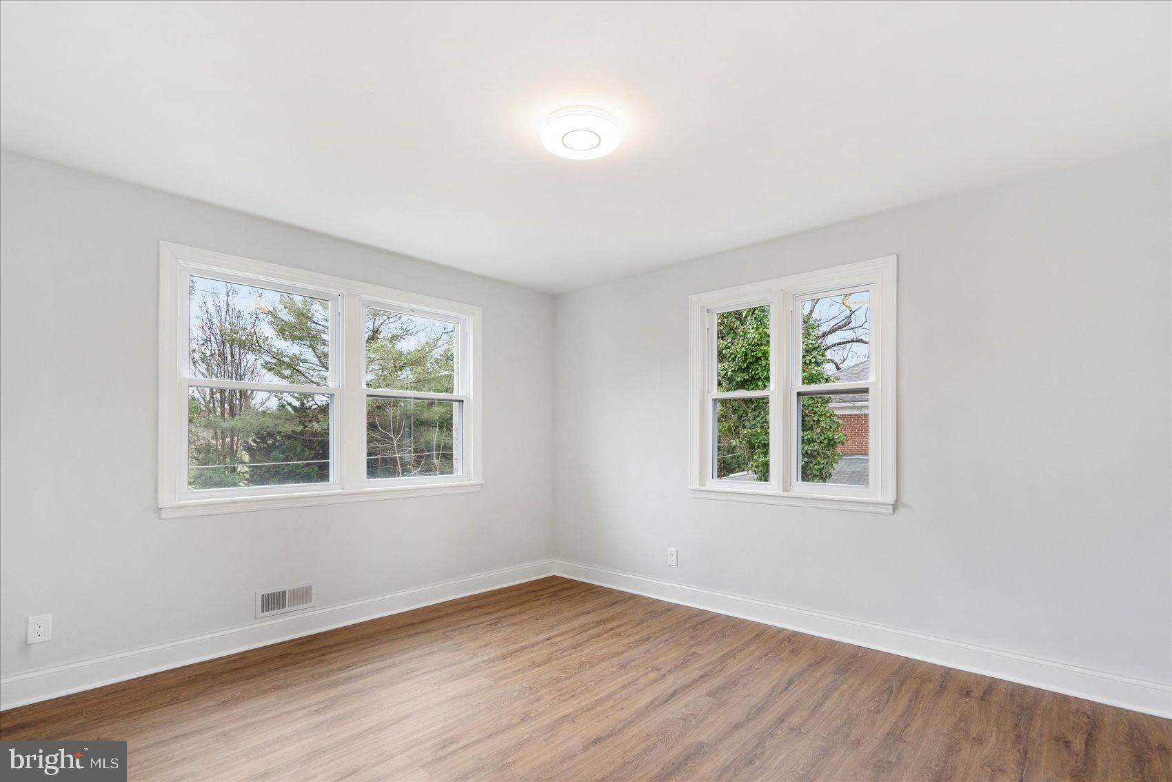 KNOLLWOOD - Residential