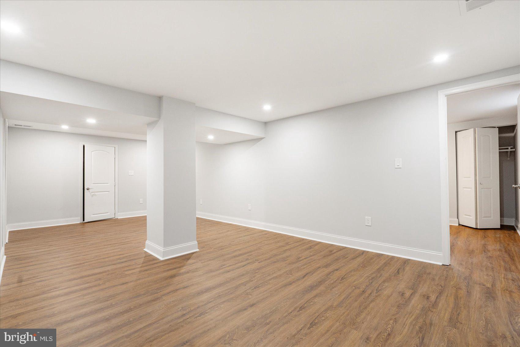 KNOLLWOOD - Residential