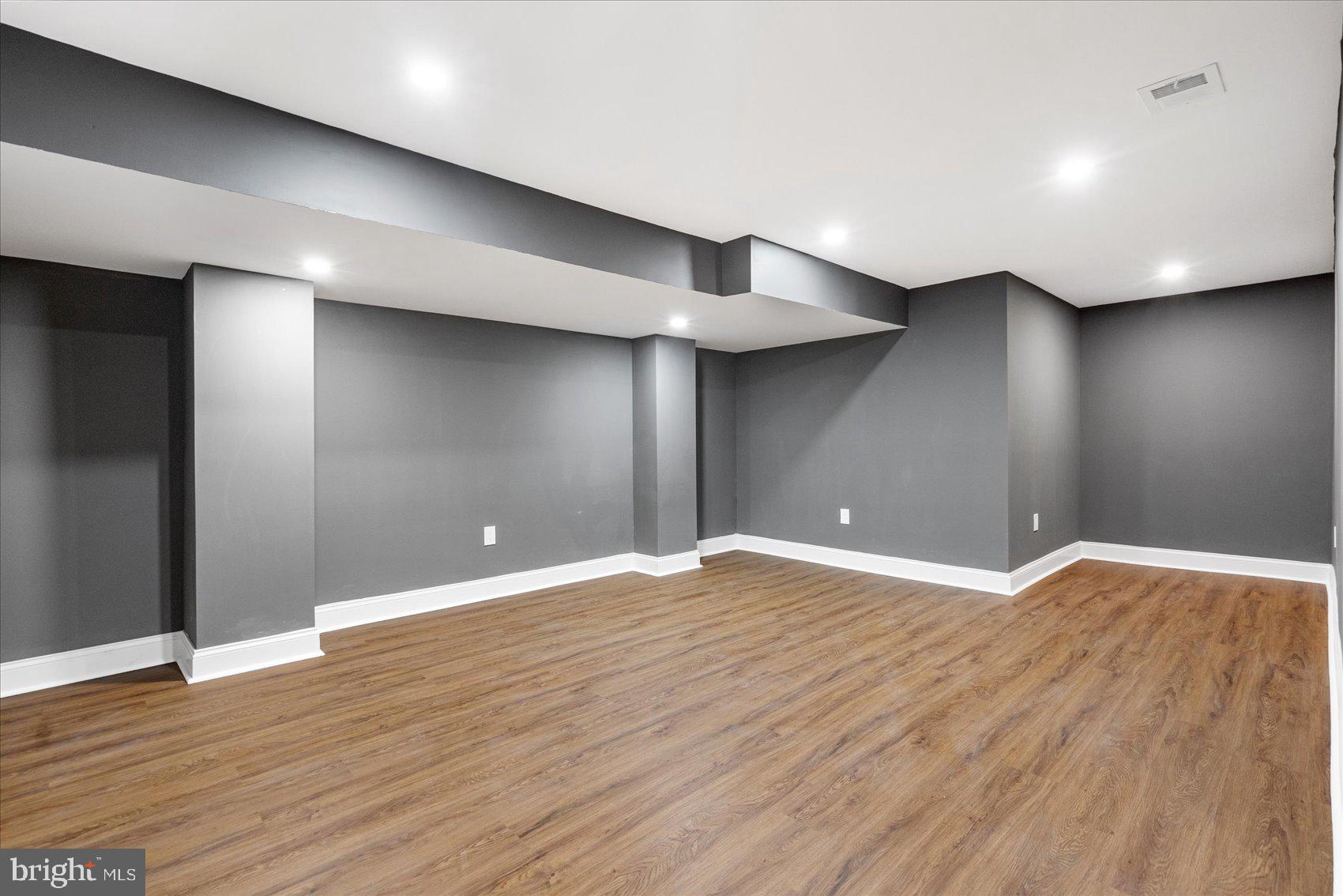 KNOLLWOOD - Residential