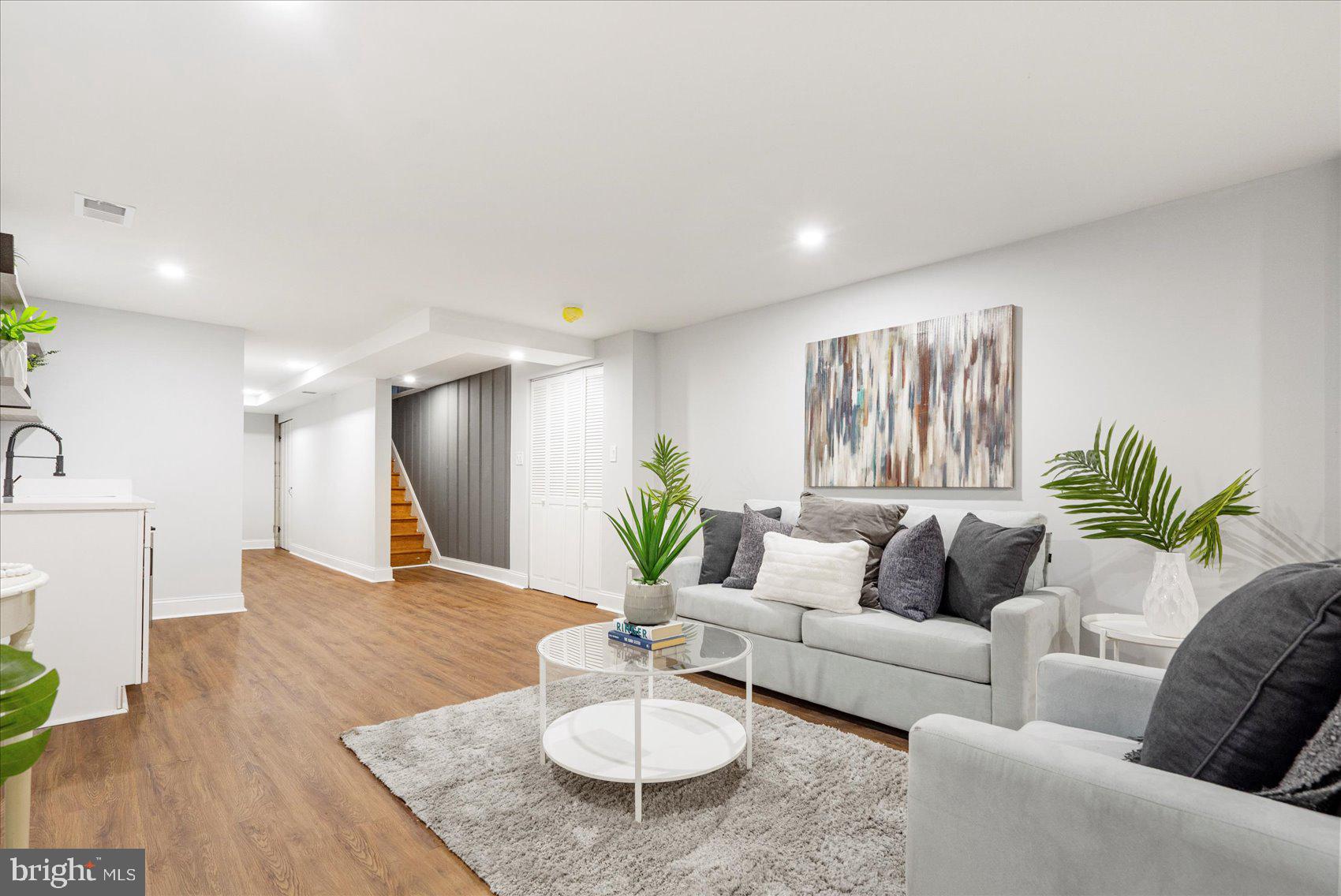 KNOLLWOOD - Residential