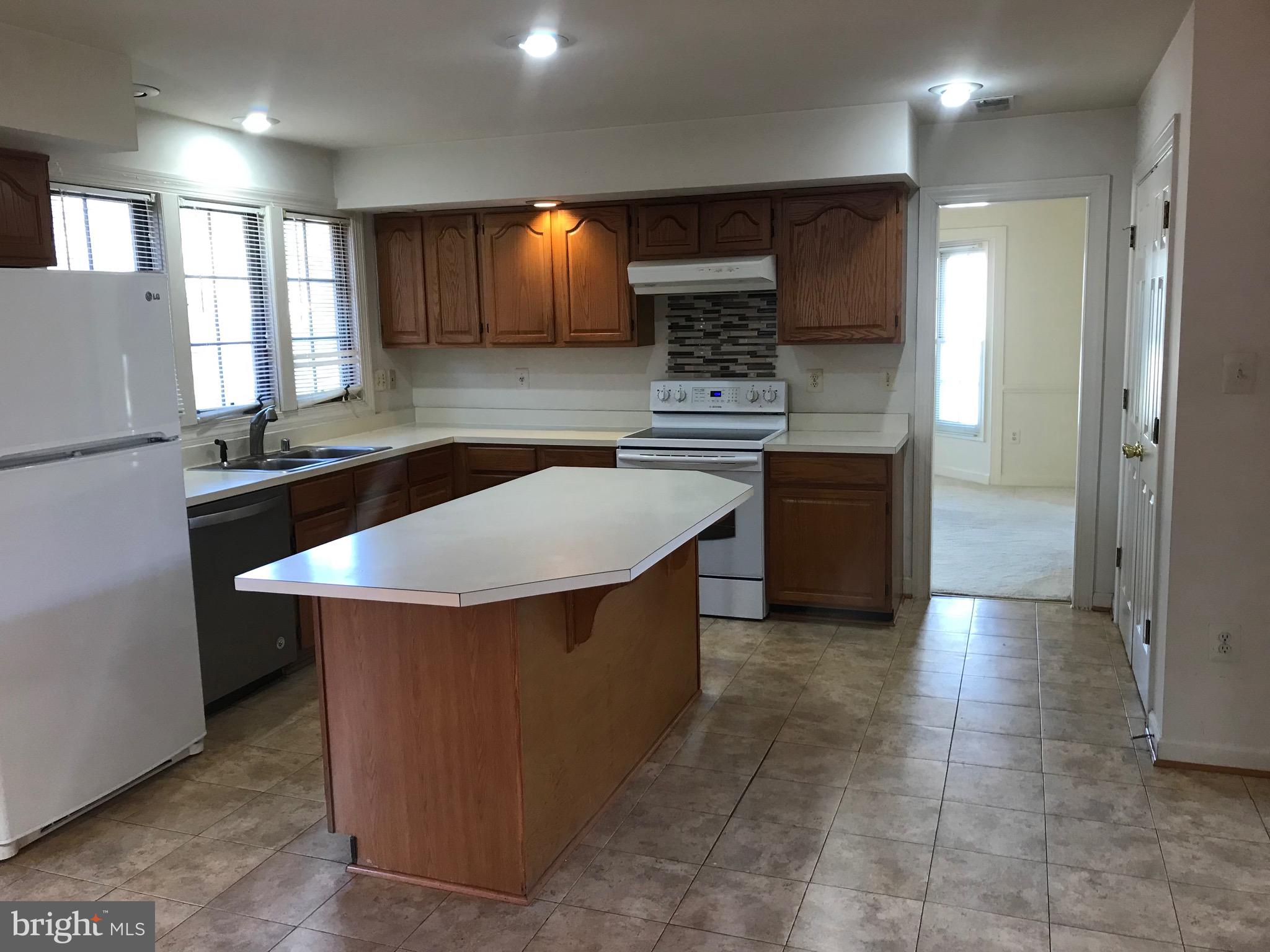 SULLY STATION II - Residential Lease