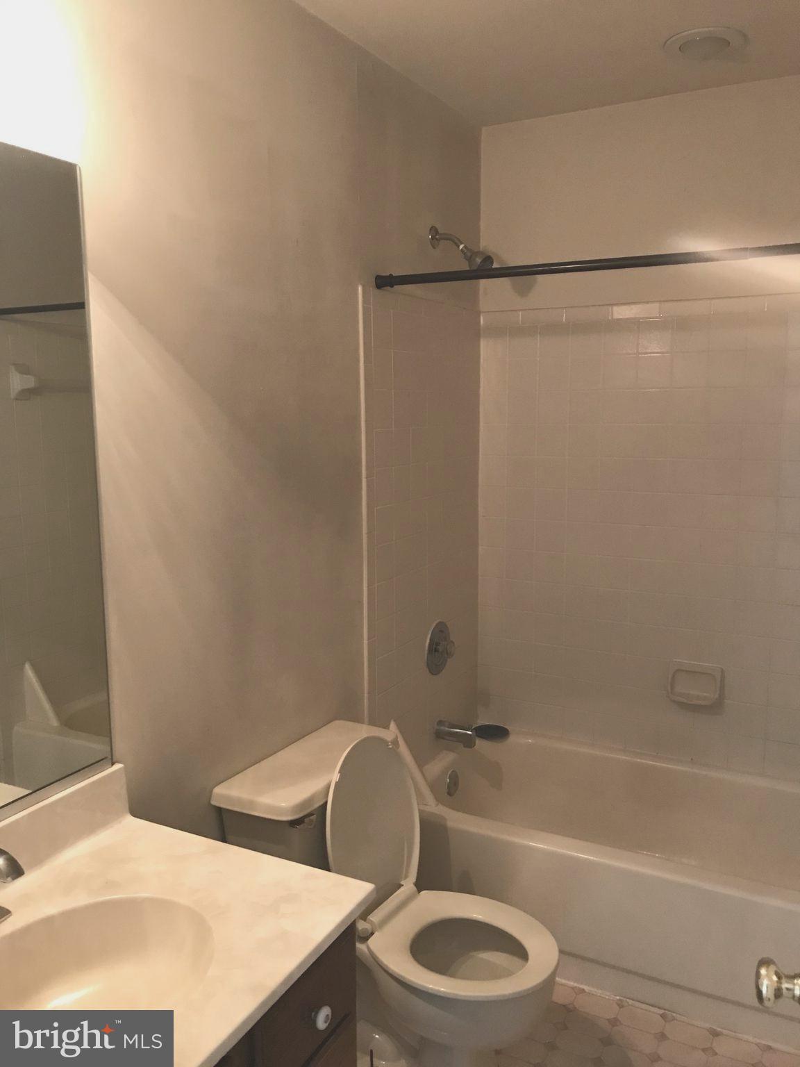 SULLY STATION II - Residential Lease