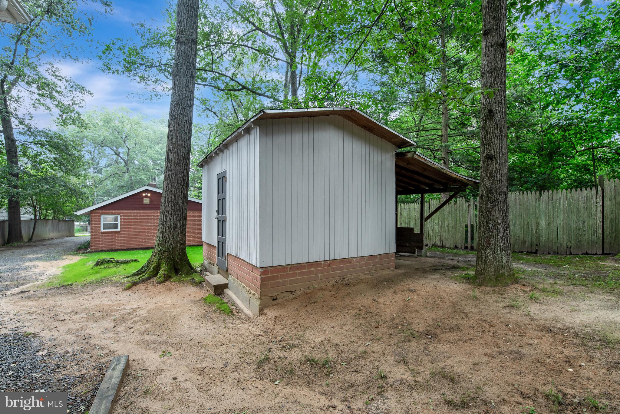 SUNRISE BEACH - Residential