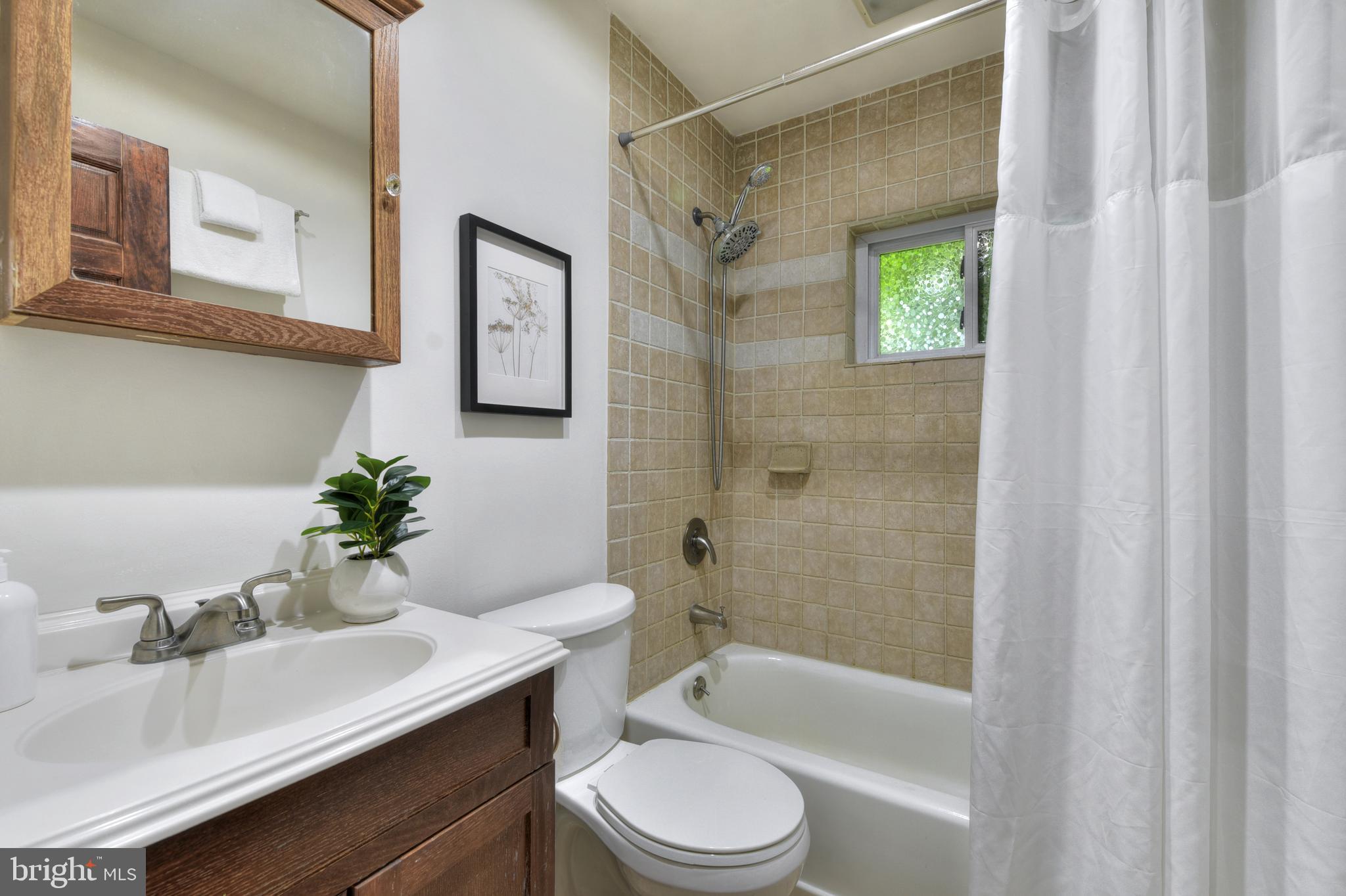 SUNRISE BEACH - Residential