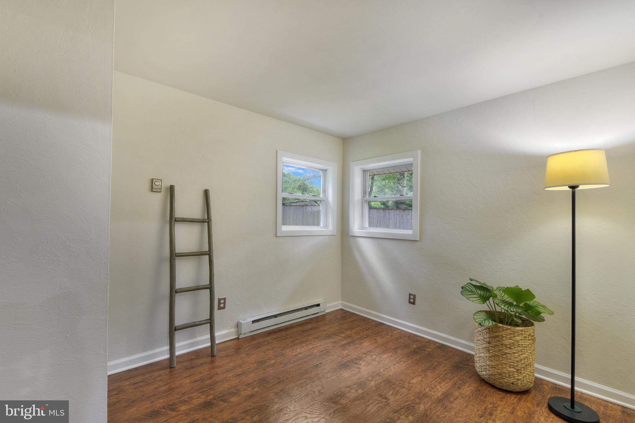 SUNRISE BEACH - Residential