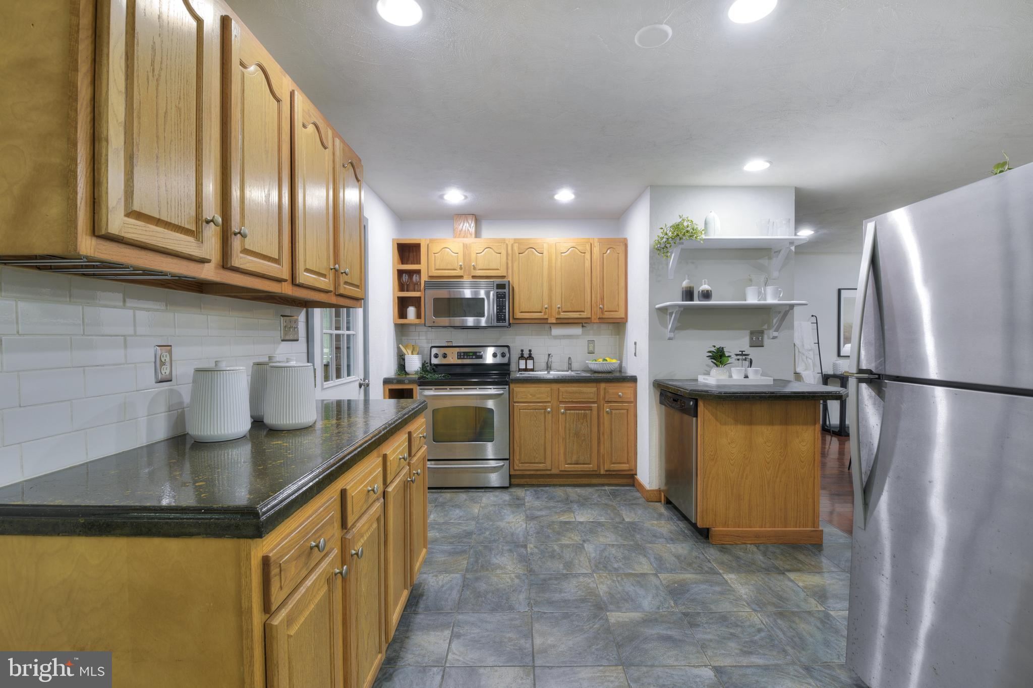 SUNRISE BEACH - Residential